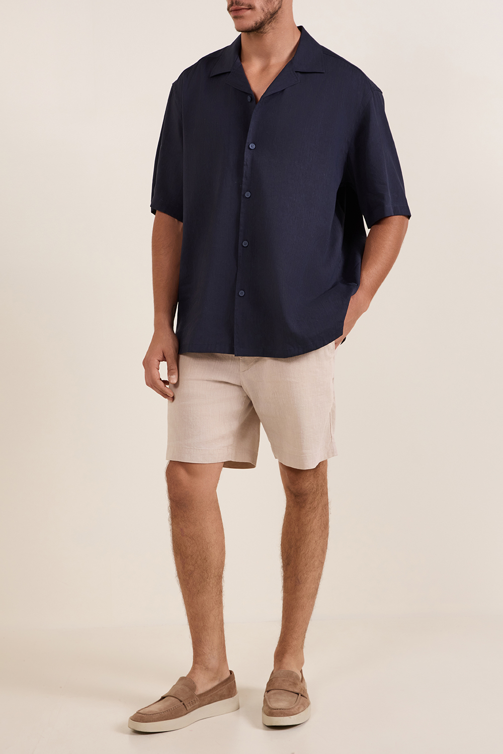 חולצת כפתורים